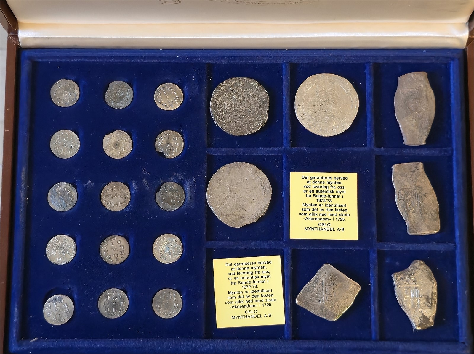 AKERENDAM SHIPWRECK. Silver set.